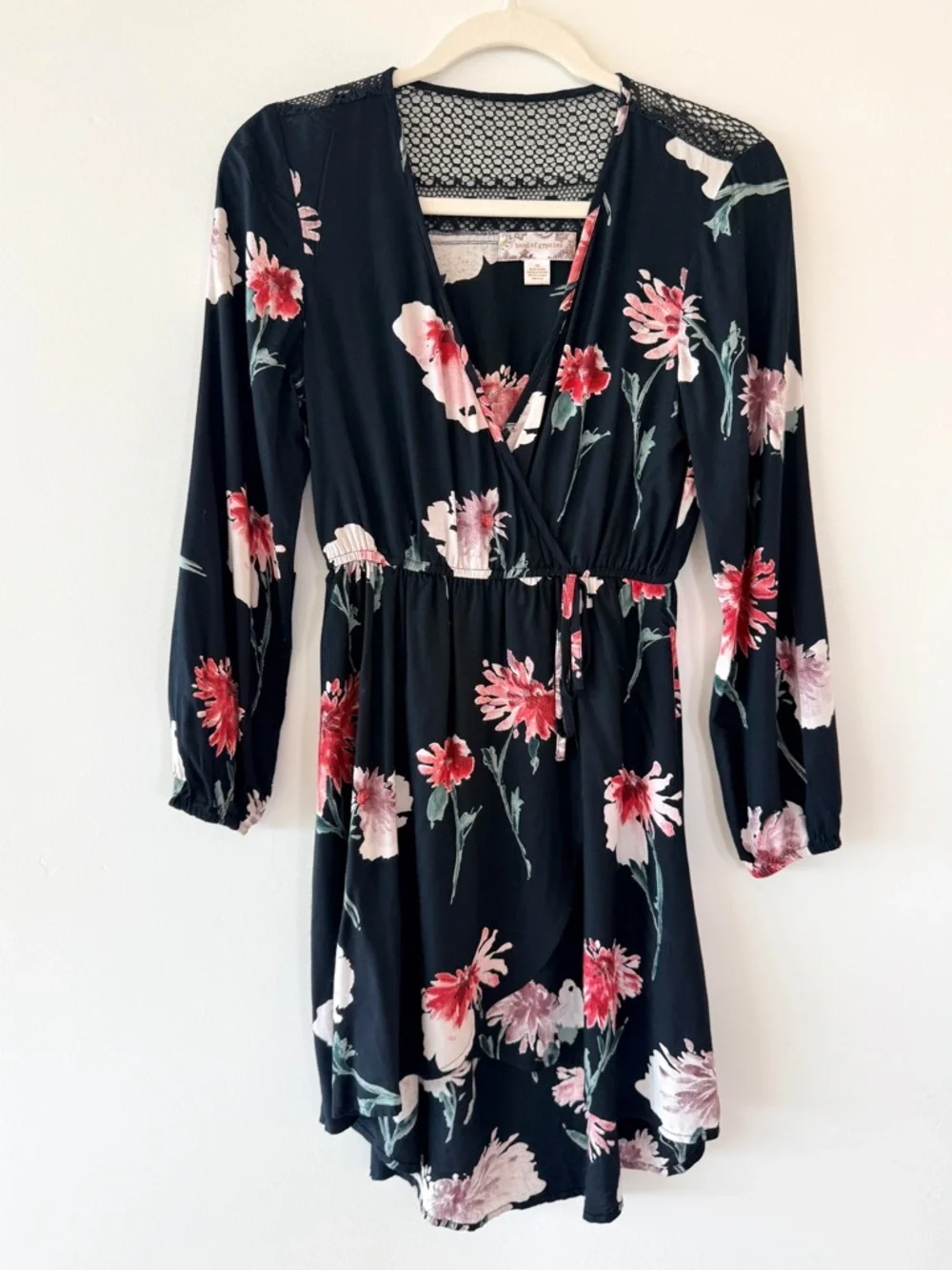 Band of Gypsies Black Pink Floral High-Low Faux Wrap Dress Lace Back Womens XS
